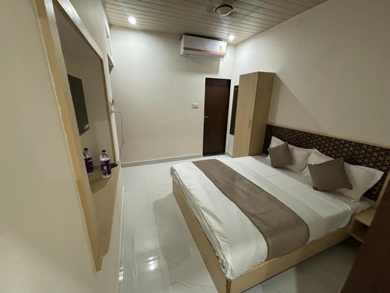 Hotel Silver Moon Jaipur Exteriör bild